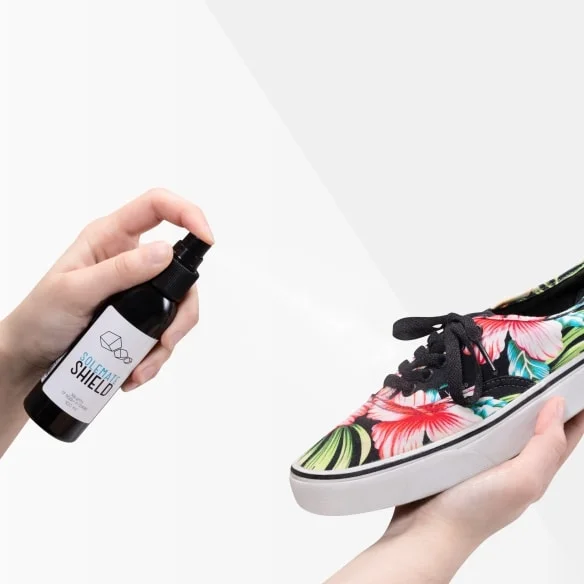 Средство против воды и грязи Solemate Shield